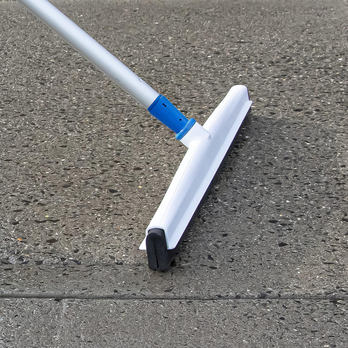 22" Uneven Surface Floor Squeegee with 60" Aluminum Pole, Pack of 2 L6568