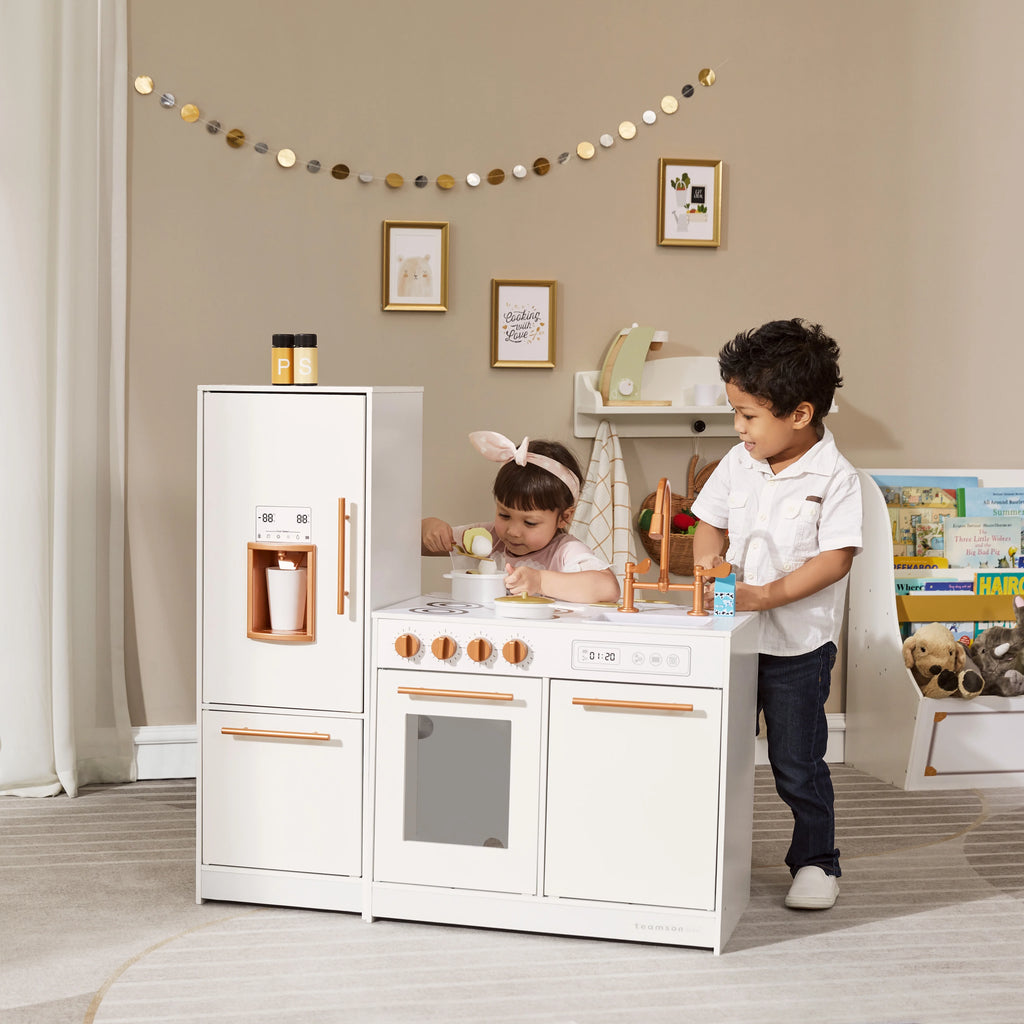White Play Kitchen L945192