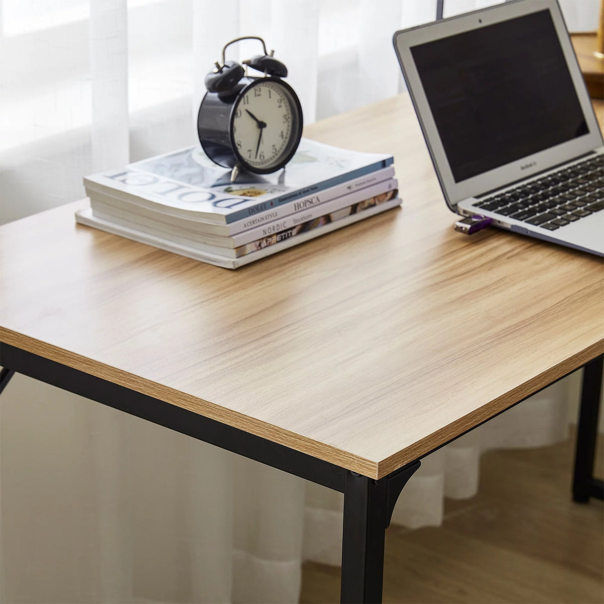 Desk with Extra Tabletop Space T864213