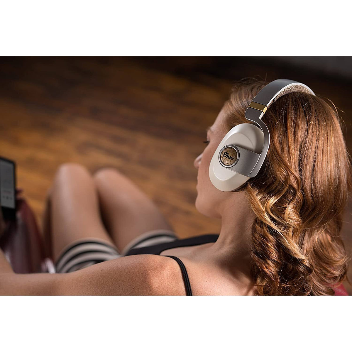 Wireless Noise-Cancelling Headphones M99216