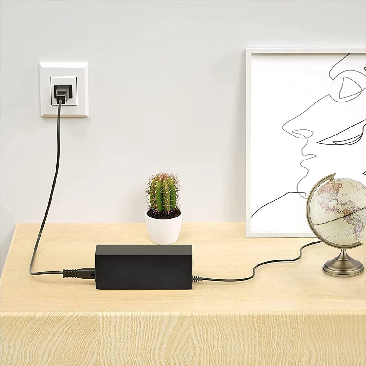 AC / DC Adapter with 4.5mm Plug Tip C33593