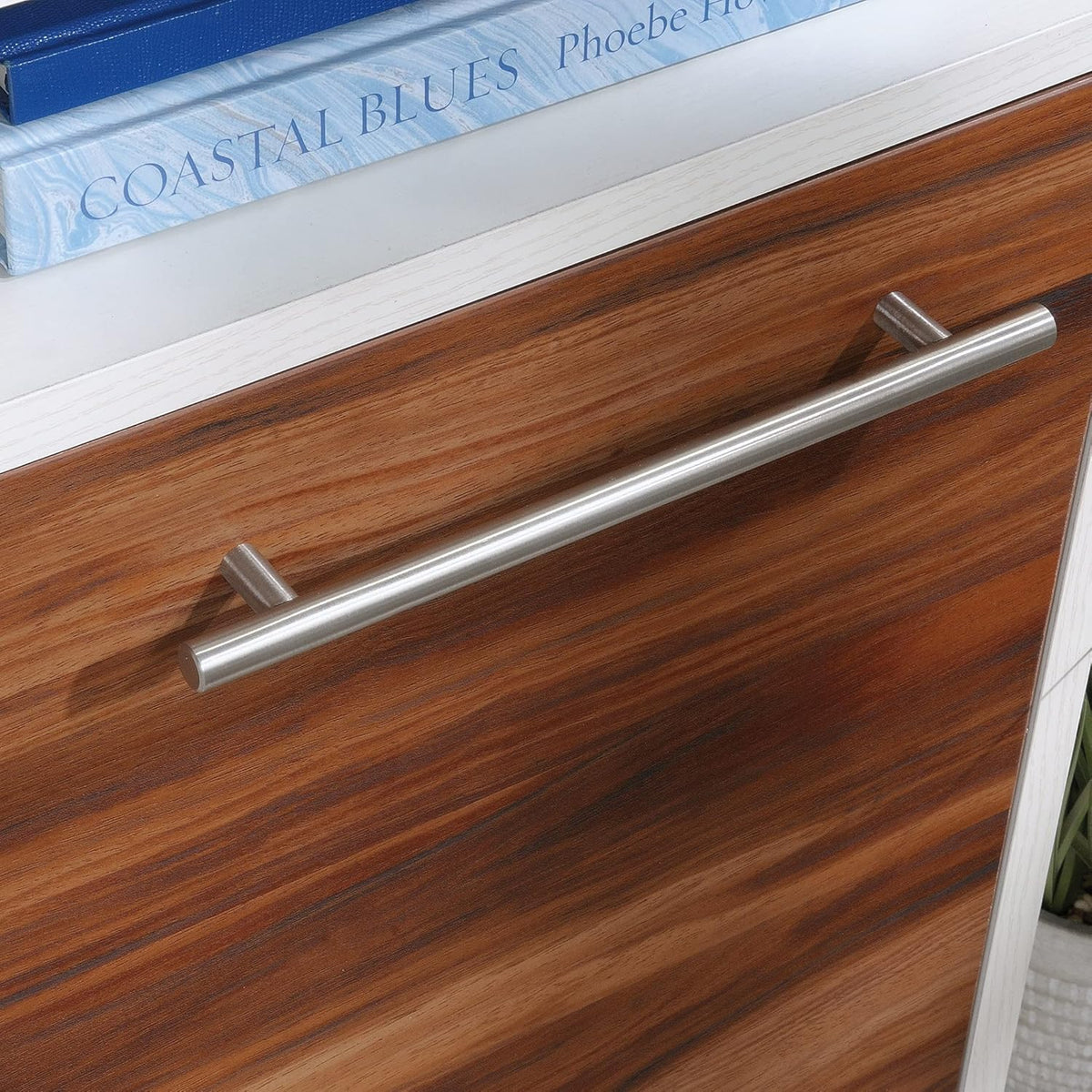 Pearl Oak Finish Desk Y636237