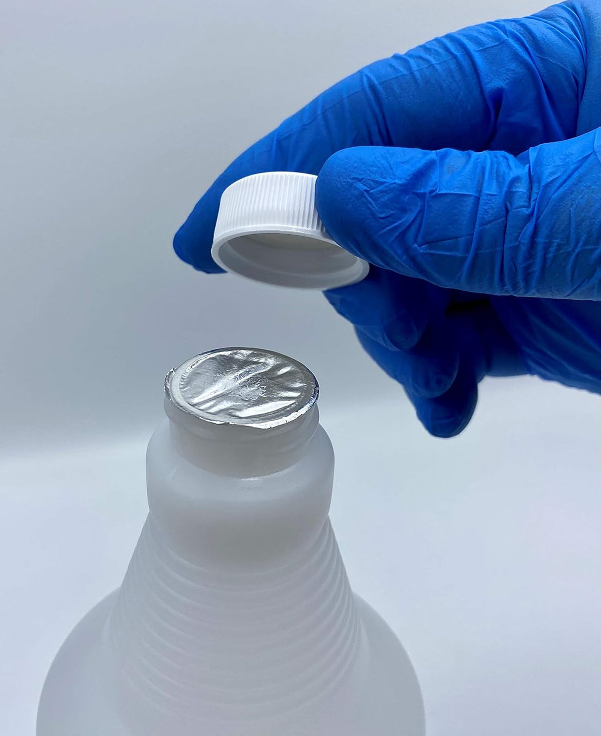 High Purity USP Grade Isopropyl Alcohol 99.5+% 20 Liters with Four 2 oz USP Grade IPA 70% Spray Bottles D645
