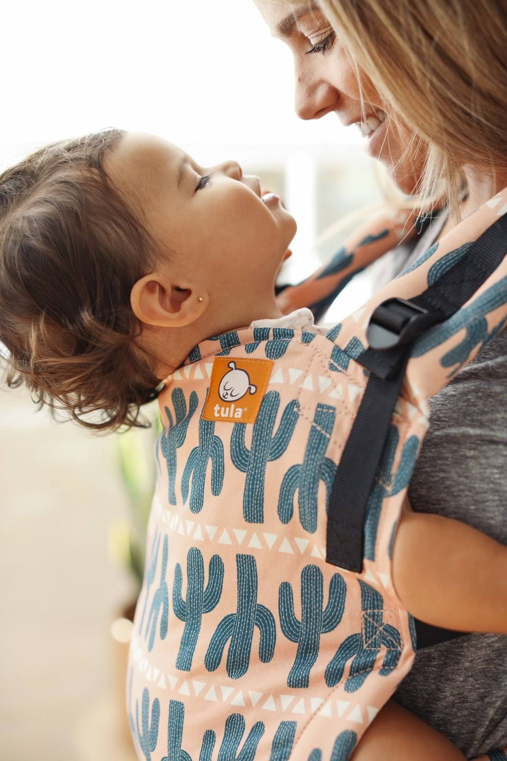 Ergonomic Baby Carrier D50343