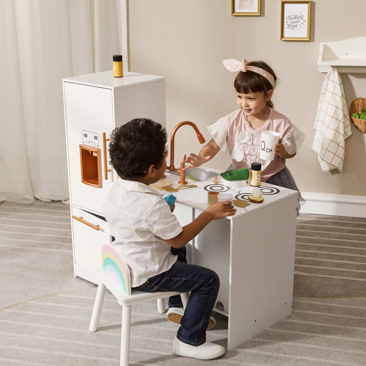 White Play Kitchen L945192