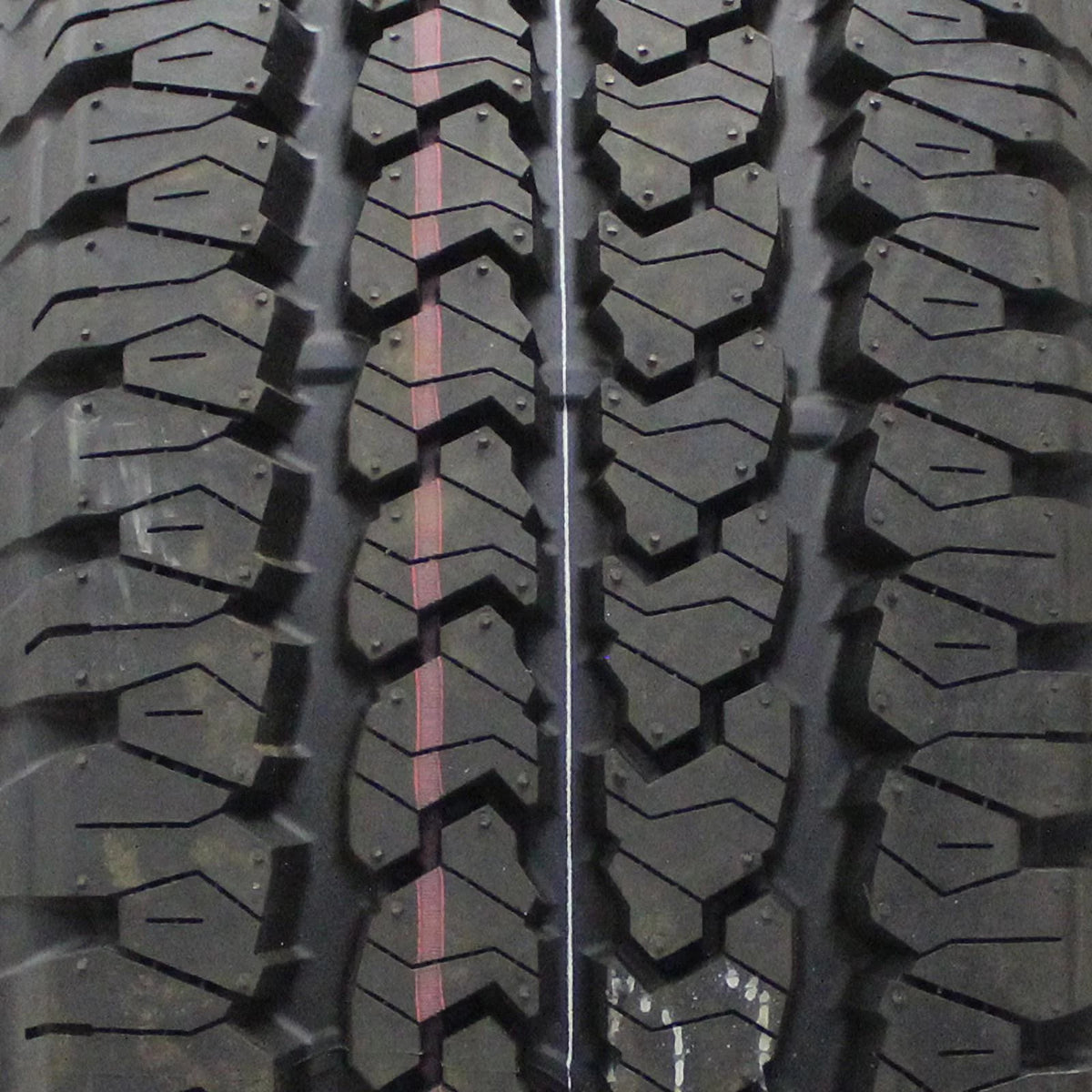215/85R16 115 R Tire P709